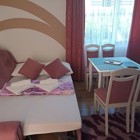 Apartmani Slado トレビニエ エクステリア 写真