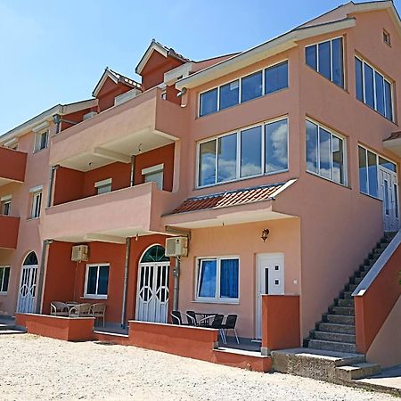 Apartmani Slado トレビニエ エクステリア 写真