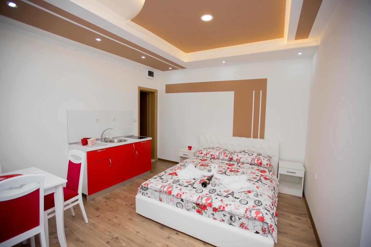 Apartmani Slado トレビニエ エクステリア 写真