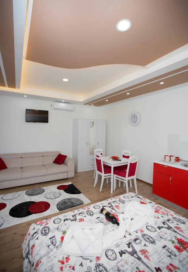 Apartmani Slado トレビニエ エクステリア 写真