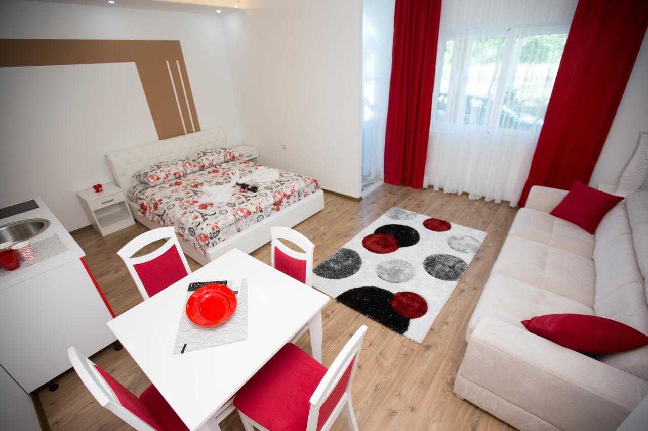 Apartmani Slado トレビニエ エクステリア 写真