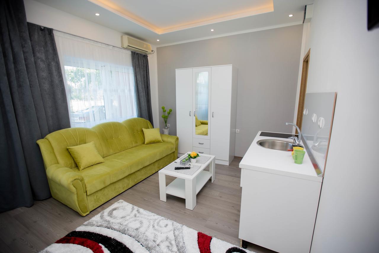 Apartmani Slado トレビニエ エクステリア 写真
