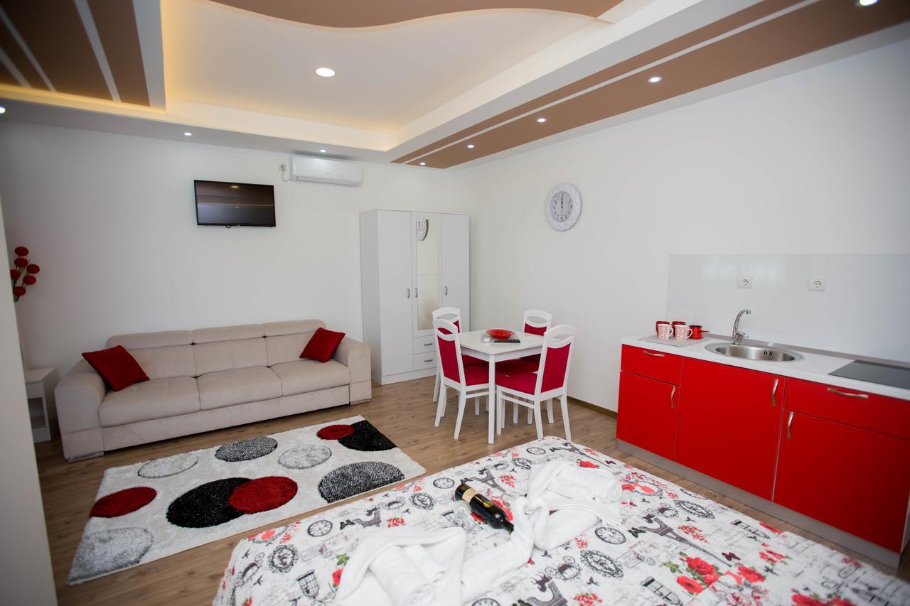 Apartmani Slado トレビニエ エクステリア 写真