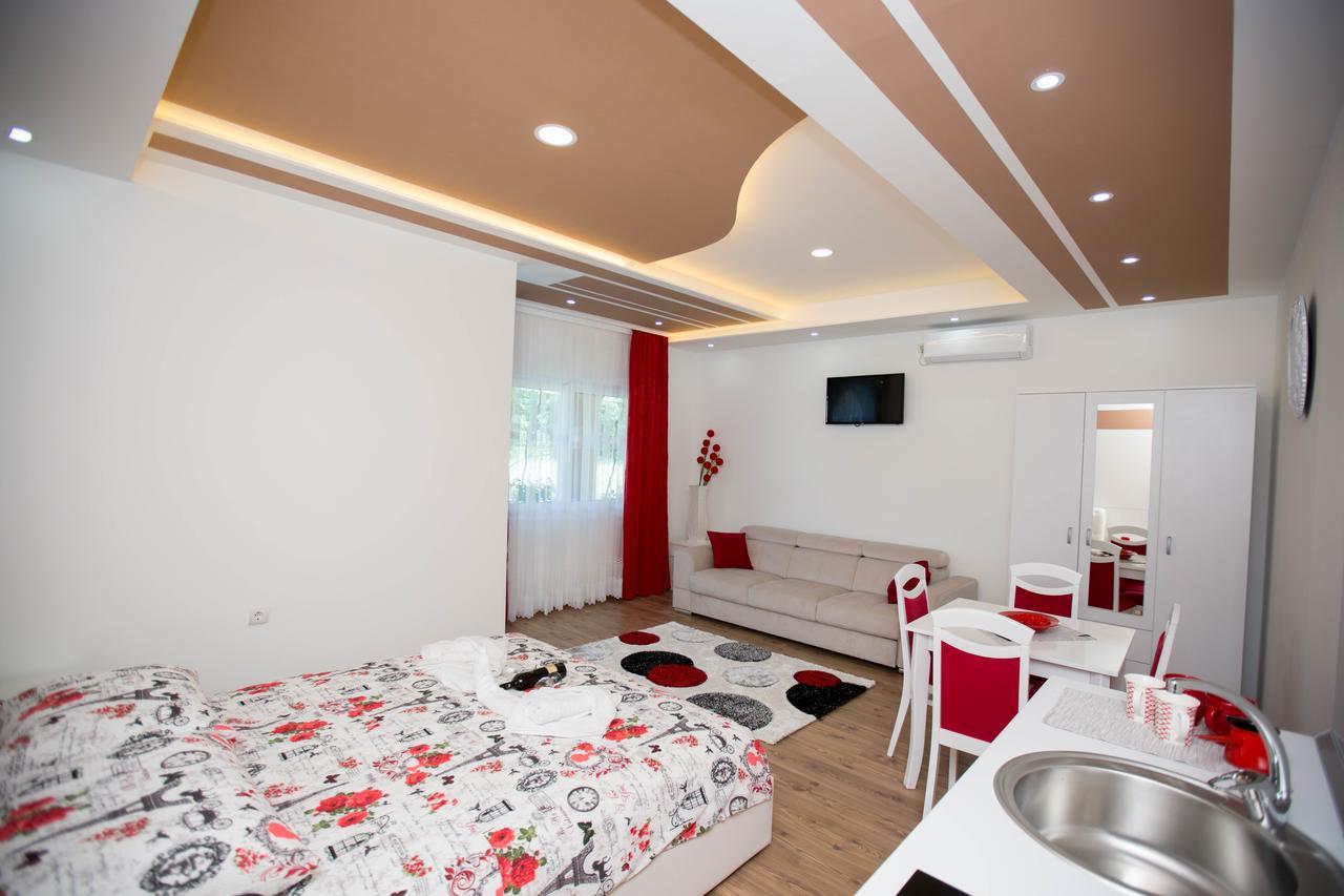 Apartmani Slado トレビニエ エクステリア 写真